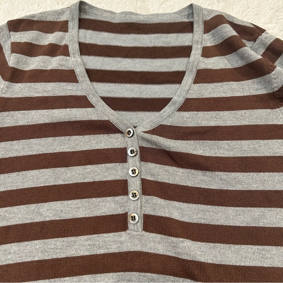 NWT Romwe - V-Neck Gray & Brown Striped Long Sleeve Henley Sweater Large - Picture 3 of 7